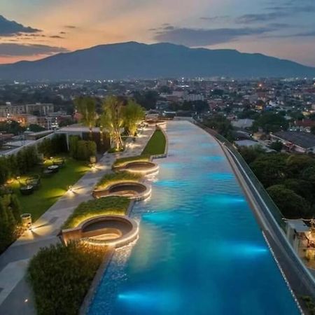 Modern Style Room With Sky Pool 古城边天际泳池公寓 Chiang Mai Exterior photo