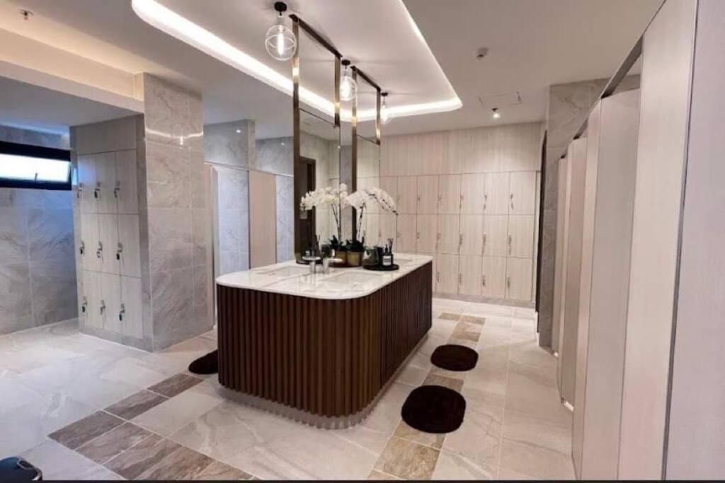 Modern Style Room With Sky Pool 古城边天际泳池公寓 Chiang Mai Exterior photo