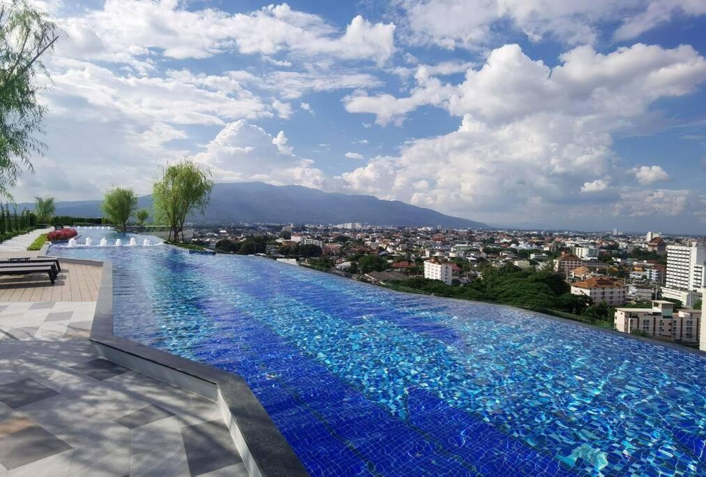 Modern Style Room With Sky Pool 古城边天际泳池公寓 Chiang Mai Exterior photo