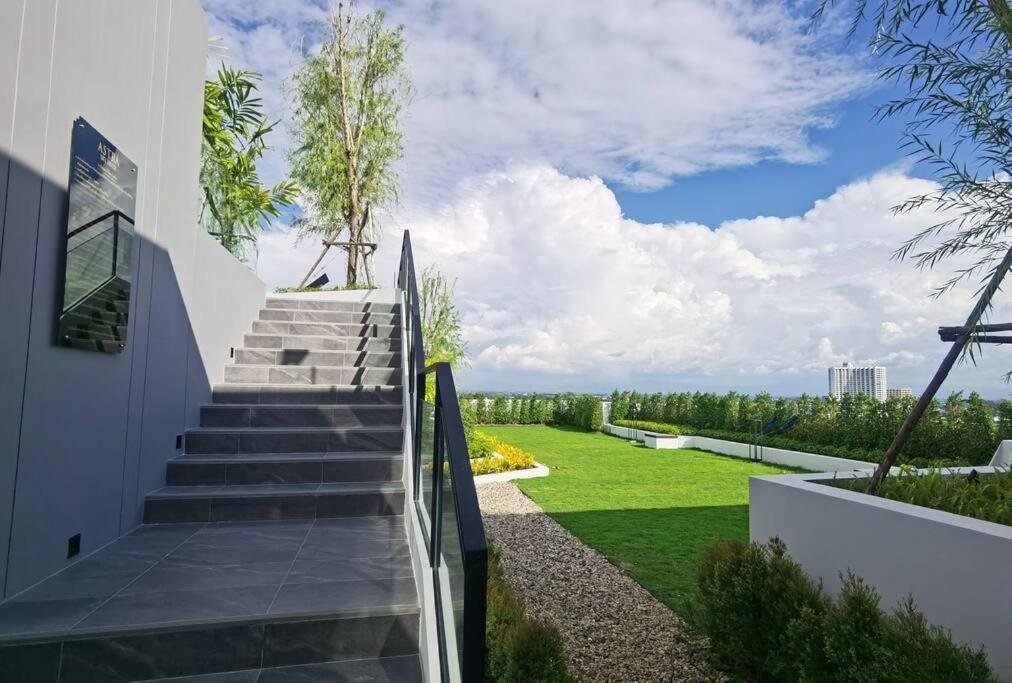 Modern Style Room With Sky Pool 古城边天际泳池公寓 Chiang Mai Exterior photo